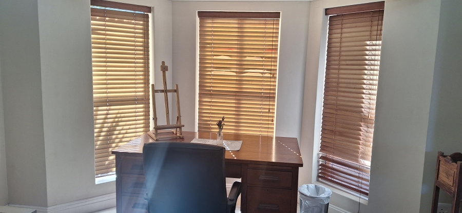 To Let 5 Bedroom Property for Rent in Bluewater Bay Western Cape